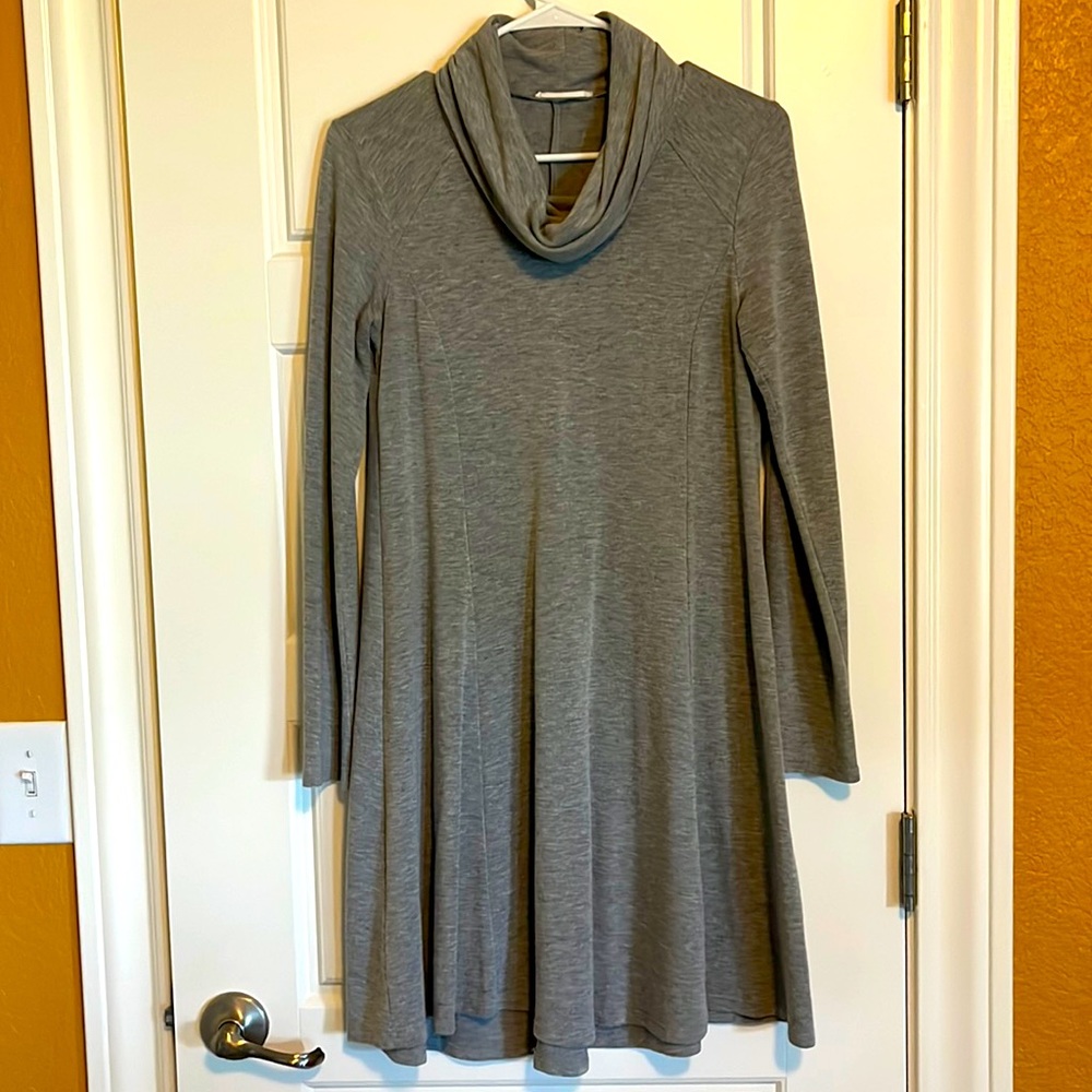 Grey long sleeved collared midi dress